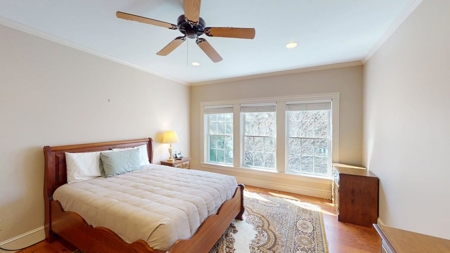 Lakefront Living Without Compromise - image 21