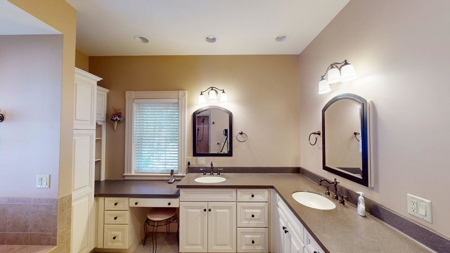 Lakefront Living Without Compromise - image 24