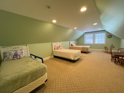 Lakefront Living Without Compromise - image 31