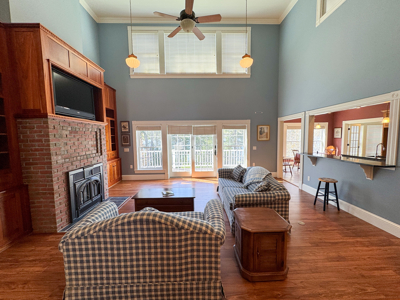 Lakefront Living Without Compromise - image 18