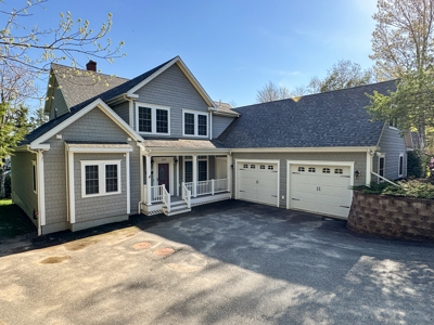 Lakefront Living Without Compromise - image 4