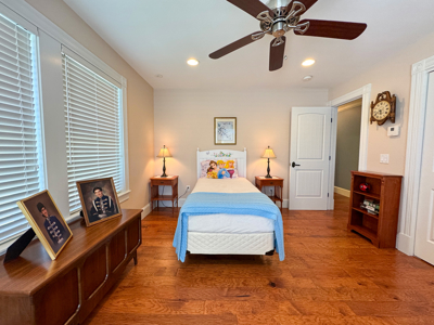 Lakefront Living Without Compromise - image 27