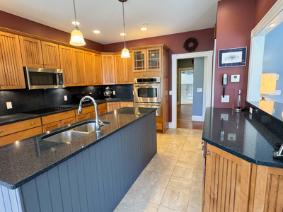 Lakefront Living Without Compromise - image 14