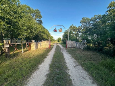 Live Water Property with Leon River Frontage in Gatesville - image 32