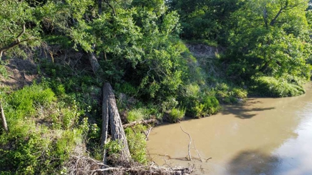 Live Water Property with Leon River Frontage in Gatesville - image 11