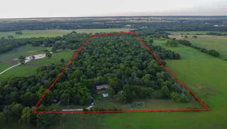 Live Water Property with Leon River Frontage in Gatesville - image 3