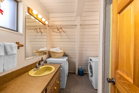 Charming, well-insulated home built with efficiency and coziness - image 8