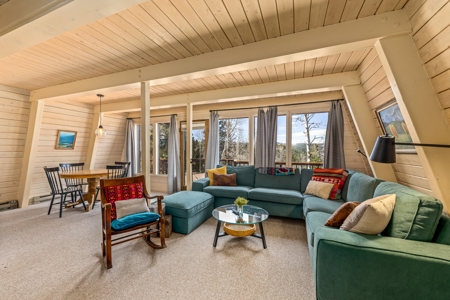 Charming, well-insulated home built with efficiency and coziness - image 10