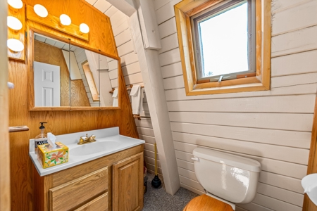 Charming, well-insulated home built with efficiency and coziness - image 16