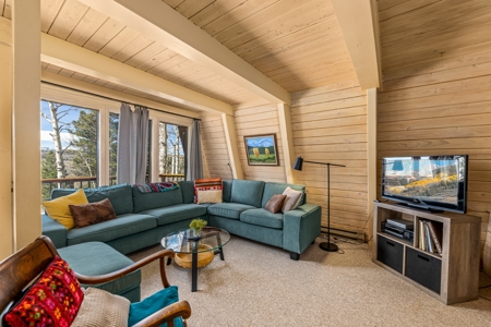 Charming, well-insulated home built with efficiency and coziness - image 11