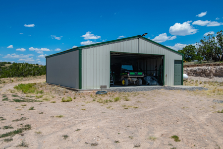 72-Acre Ranch in Saint Johns, Arizona for Sale - Off-Grid Living! - image 25