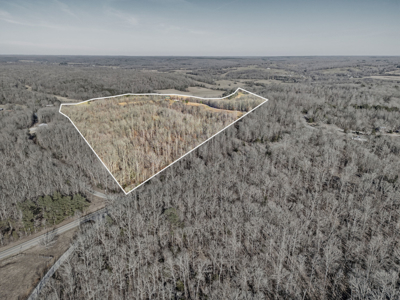 Stunning Log Home on 53 Private Acres – Nunnelly, TN - image 37