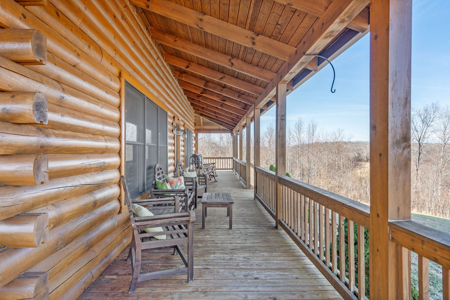 Stunning Log Home on 53 Private Acres – Nunnelly, TN - image 4