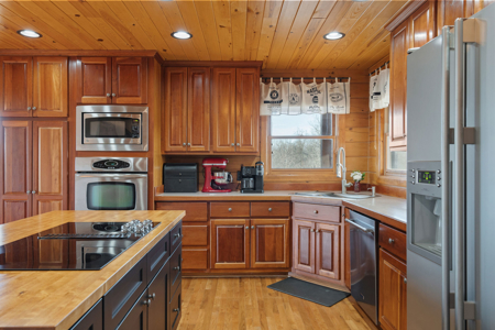 Stunning Log Home on 53 Private Acres – Nunnelly, TN - image 18