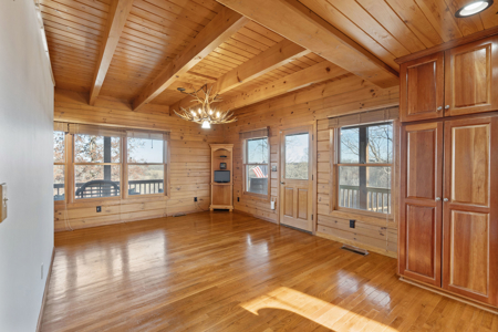 Stunning Log Home on 53 Private Acres – Nunnelly, TN - image 12