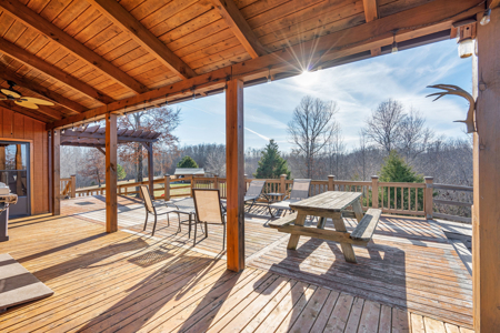 Stunning Log Home on 53 Private Acres – Nunnelly, TN - image 8