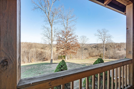 Stunning Log Home on 53 Private Acres – Nunnelly, TN - image 7