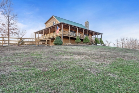 Stunning Log Home on 53 Private Acres – Nunnelly, TN - image 2