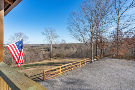 Stunning Log Home on 53 Private Acres – Nunnelly, TN - image 6