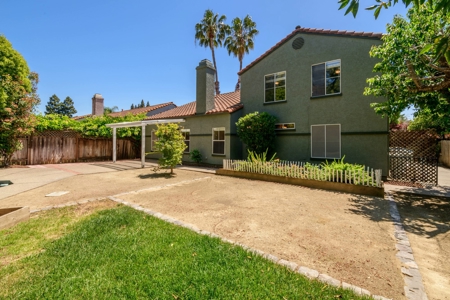 Vacaville, CA Homes with Pools for Sale - image 45