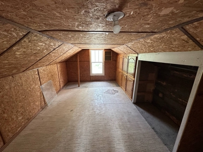 Starter Home in Albany, Kentucky - image 23