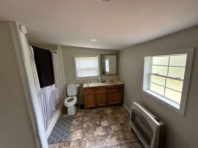 Starter Home in Albany, Kentucky - image 21