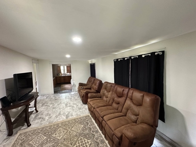 Starter Home in Albany, Kentucky - image 14