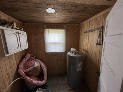 Starter Home in Albany, Kentucky - image 20