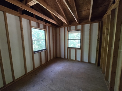 Off-Grid Cabin Adjoining National Forest - image 18