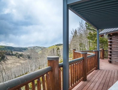 Luxury Custom Log Cabin for Sale in Arrowhead Subdivision - image 10