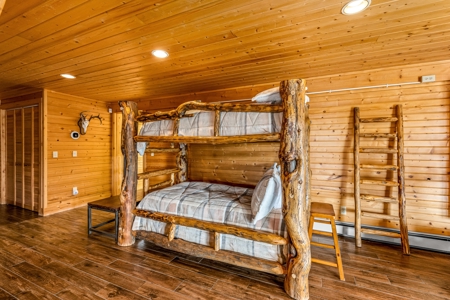 Luxury Custom Log Cabin for Sale in Arrowhead Subdivision - image 42
