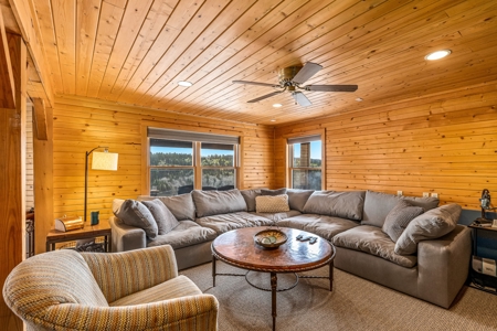 Luxury Custom Log Cabin for Sale in Arrowhead Subdivision - image 40