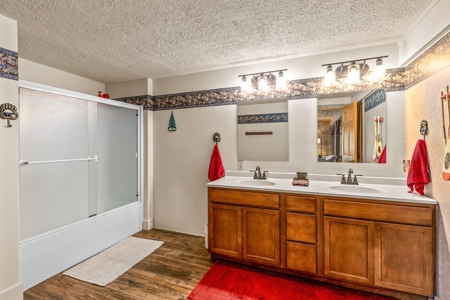 Luxury Custom Log Cabin for Sale in Arrowhead Subdivision - image 41