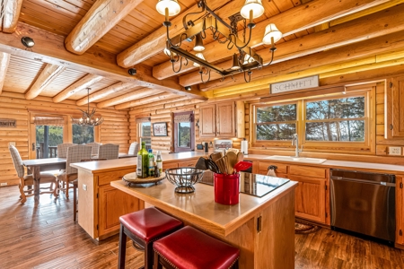 Luxury Custom Log Cabin for Sale in Arrowhead Subdivision - image 25