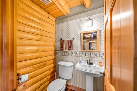 Luxury Custom Log Cabin for Sale in Arrowhead Subdivision - image 27