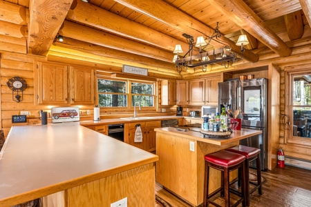 Luxury Custom Log Cabin for Sale in Arrowhead Subdivision - image 24