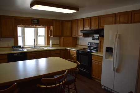 Shelby Montana Home with garage for sale - image 9