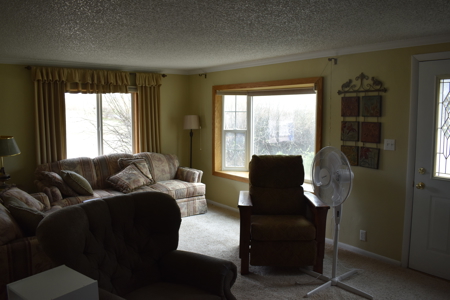 Shelby Montana Home with garage for sale - image 10