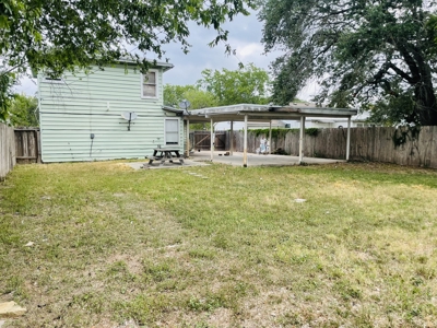 Home in nice neighborhood with investment opportunity - image 6