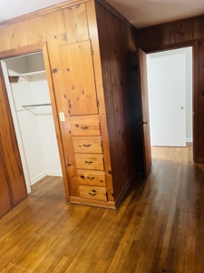 Home in nice neighborhood with investment opportunity - image 8