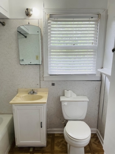 Home in nice neighborhood with investment opportunity - image 10