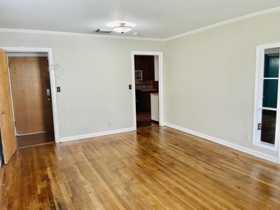 Home in nice neighborhood with investment opportunity - image 17