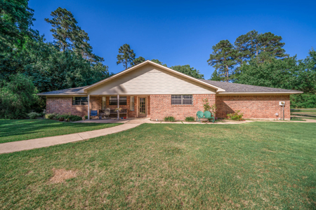 East Texas Country Home on 14 Acres – 3 Bed, 2.5 Bath with Guest - image 4