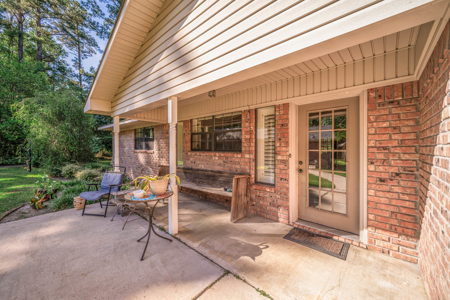 East Texas Country Home on 14 Acres – 3 Bed, 2.5 Bath with Guest - image 6