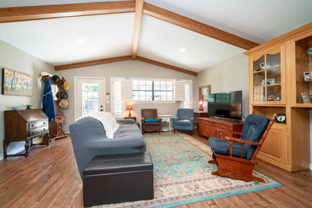 East Texas Country Home on 14 Acres – 3 Bed, 2.5 Bath with Guest - image 32