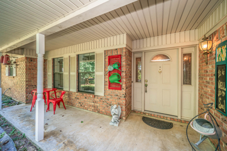 East Texas Country Home on 14 Acres – 3 Bed, 2.5 Bath with Guest - image 3