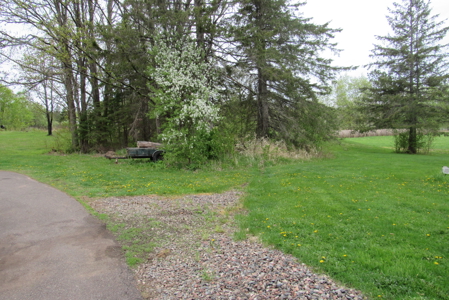 2 Bedroom Country Home on 2.5 Acres For Sale in Moose Lake MN - image 28