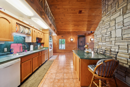Log Home on 119 Acres, Hunting Land with Panoramic Views - image 32