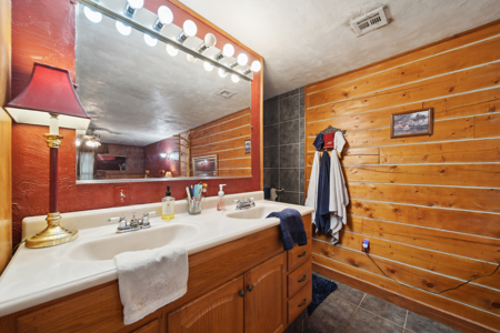 Log Home on 119 Acres, Hunting Land with Panoramic Views - image 27