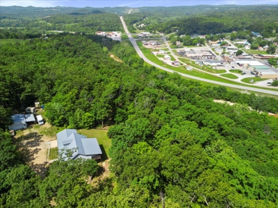 Stunning 3-Bed Home on 20 Wooded Acres Near Gainesville - image 36